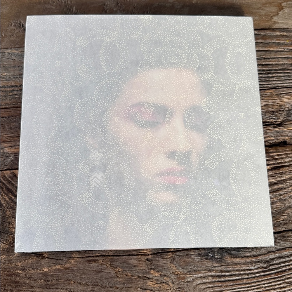 Chanel coffee table fashion books bundle - Picture 7 of 7